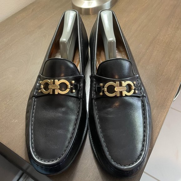 Salvatore Ferragamo Loafers. Black. Size 9EE main image 4